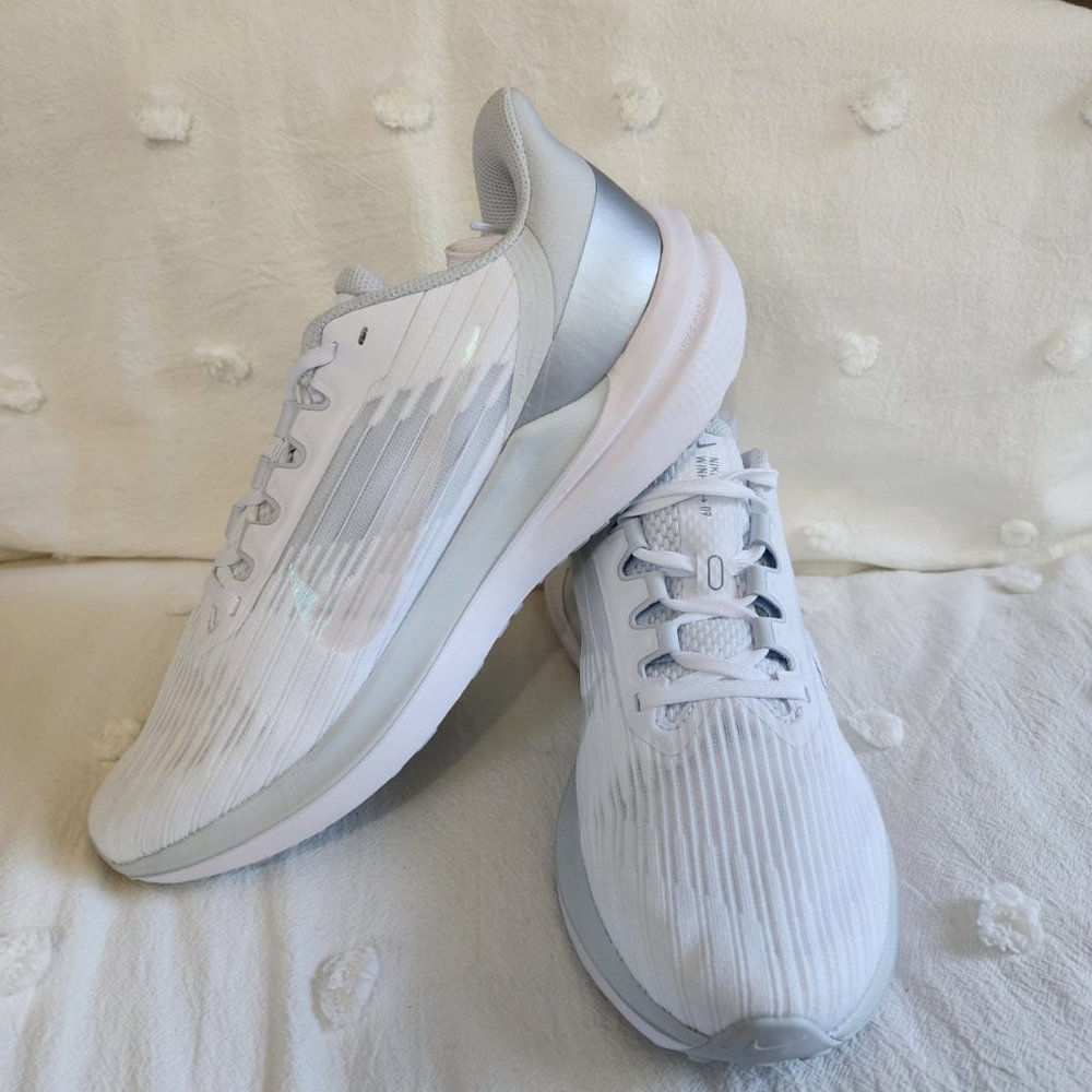 Nike Women Air Winflo 9 White Metallic Silver (9)